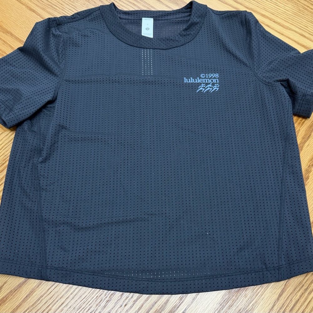 lululemon athletica Black Short Sleeve Tee